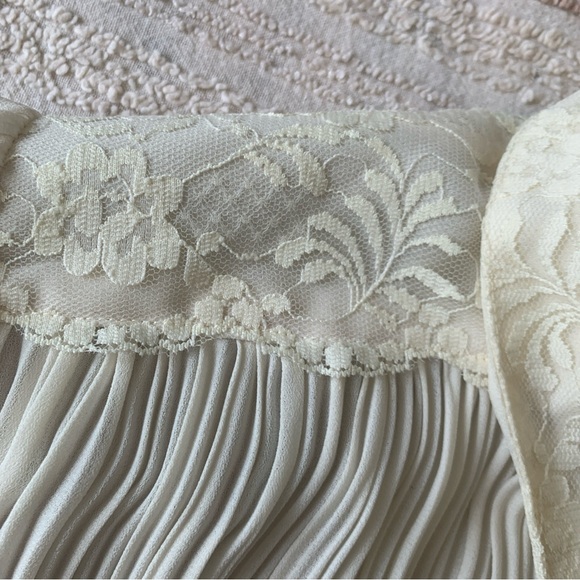 VTG Laura & Jayme Semi Sheer Blouse-  Pleated Dress Shirt Sz(8) - Picture 7 of 13